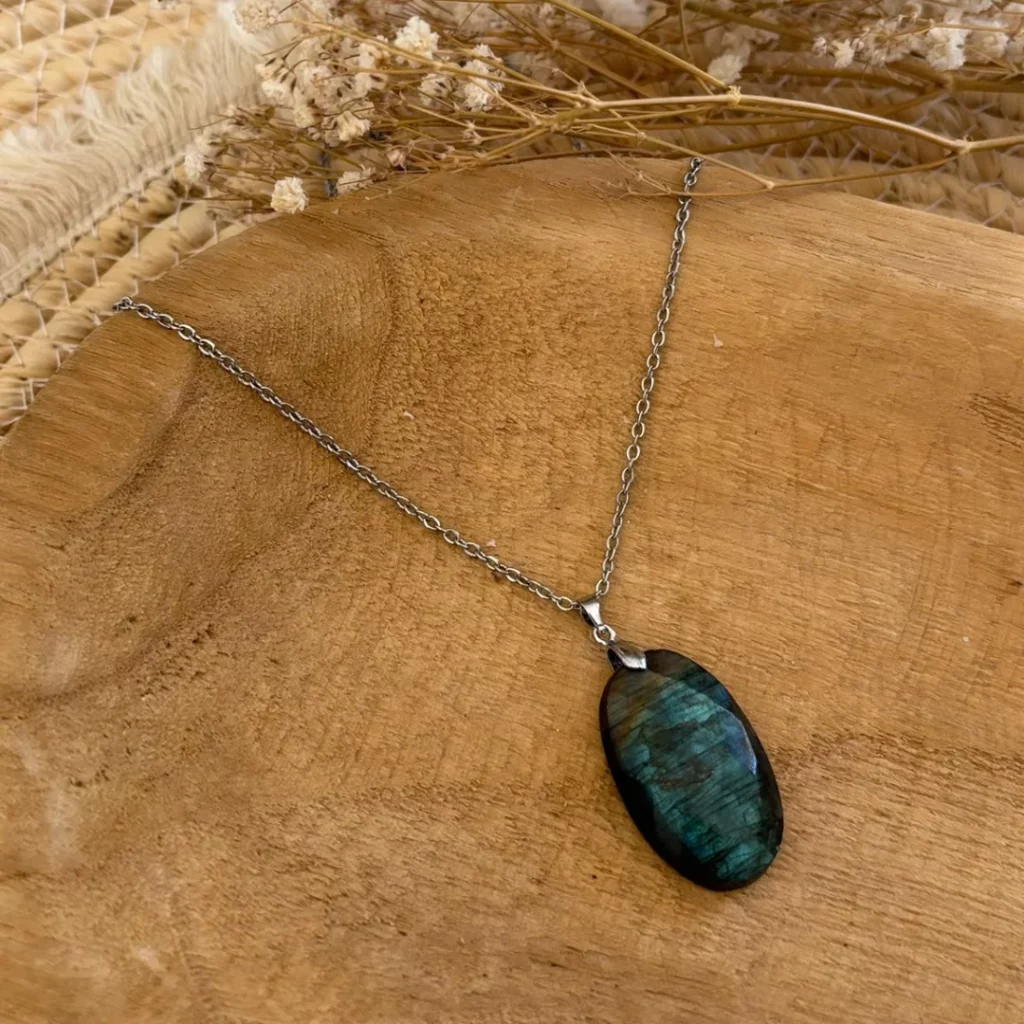 Collier Labradorite en Pierre Naturelle – Bijou de Protection