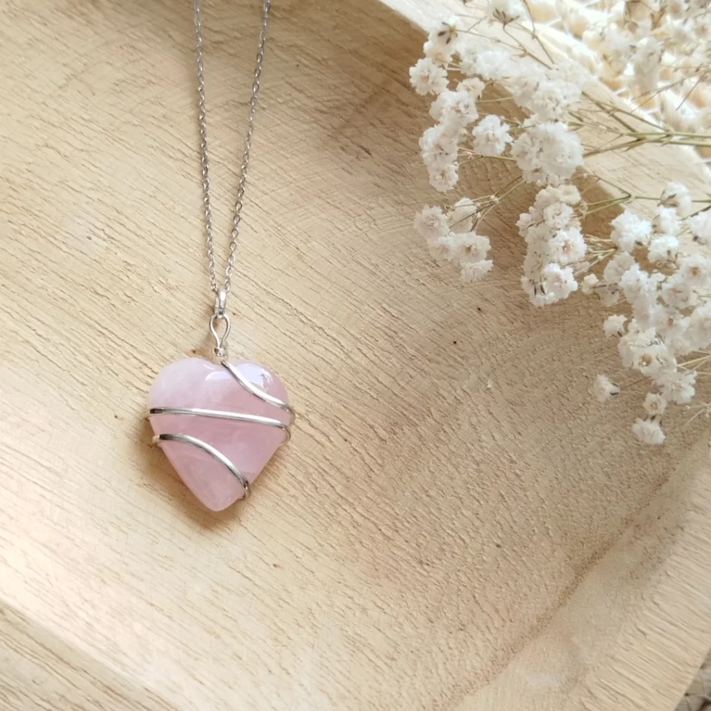 Collier Cœur en Quartz Rose – Amour & Douceur