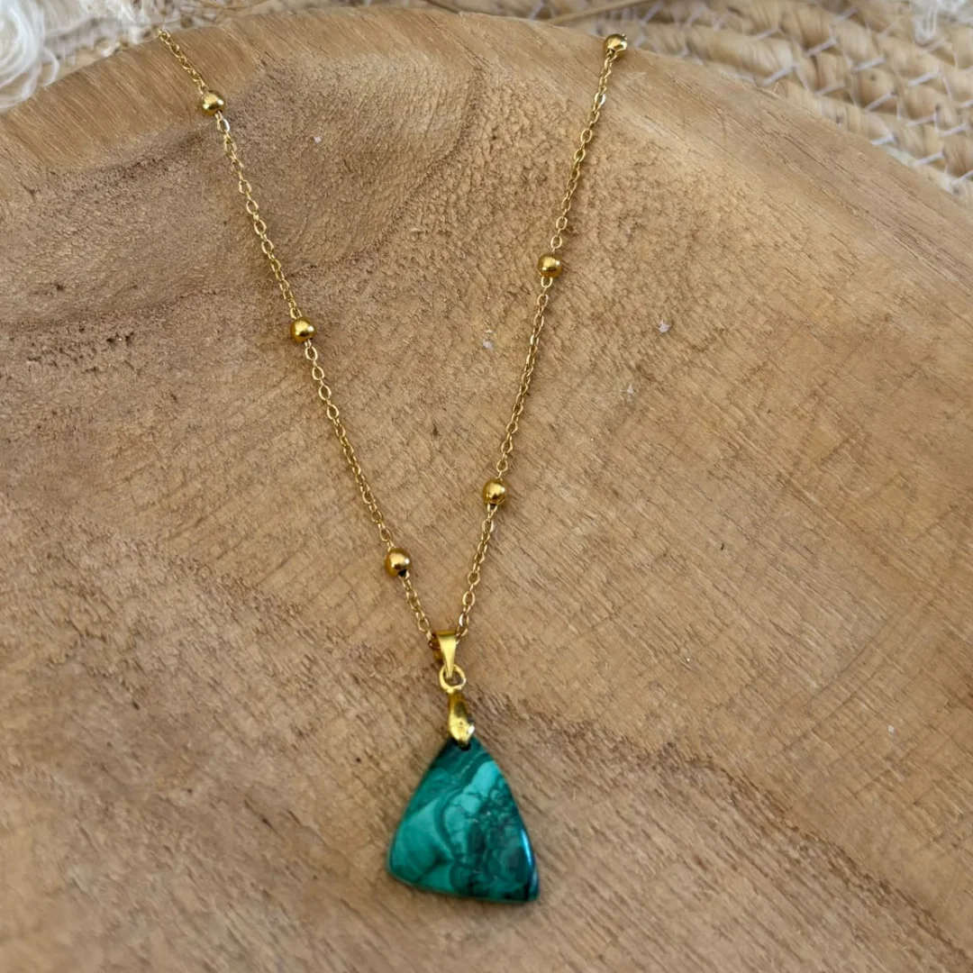 Collier en Malachite Naturelle – Protection & Transformation